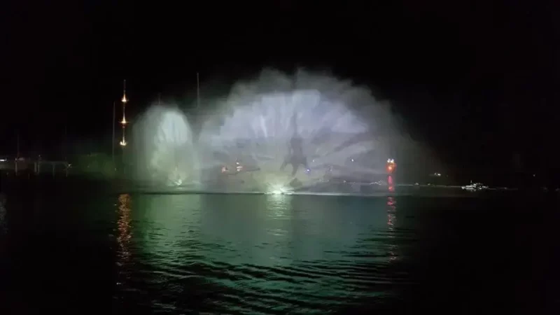 Écran d'eau avec un visuel de la tour Eiffel